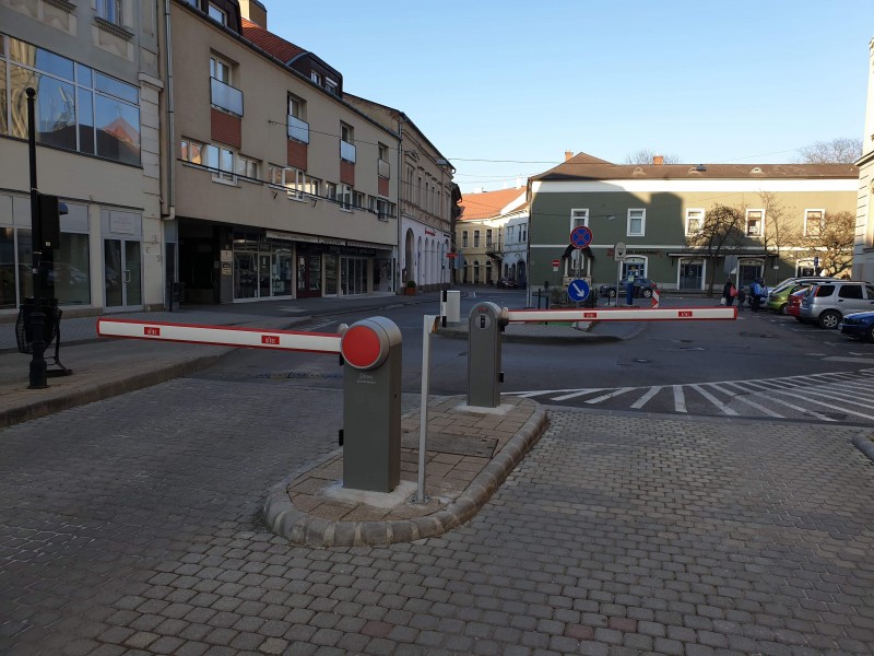 Fizető parkoló rendszerek Belèptető kàrtyàval vezèrelt sorompò telepìtèsünk